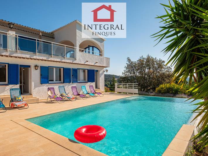 Location de vacances pour 9 personnes, avec jardin à Vall-llobrega - 3