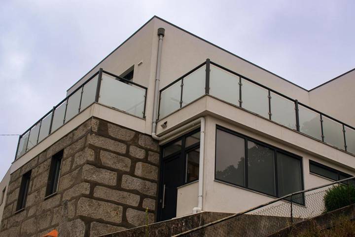 Location de vacances pour 6 personnes, avec vue et balcon dans Santa Marinha do Zêzere - 4