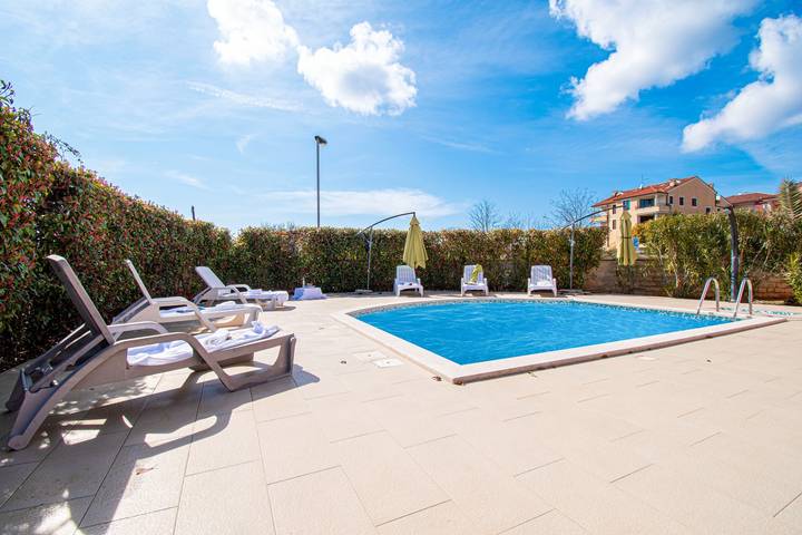 Ferienwohnung für 4 Personen, mit Pool und Balkon in Premantura - 4