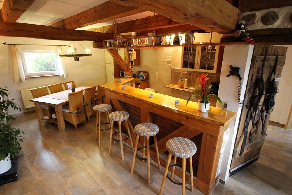 Scheune Großer Garten Kinderspielplatz Grillecke Strand nur 1,2 km in Sietow, Müritz