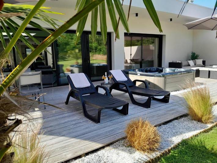 Villa für 6 Personen, mit Whirlpool und Garten sowie Pool - 1