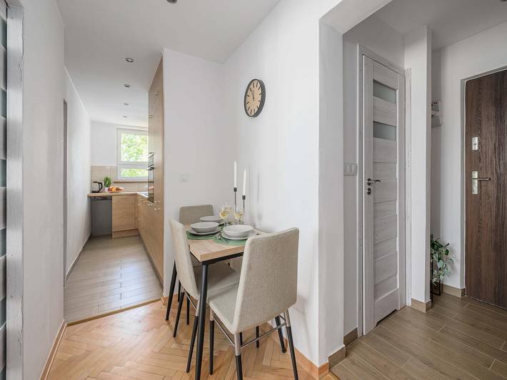 Ganze Wohnung, Gemütliche Warschauer Wohnung mit Balkon in Warschau, Masowien