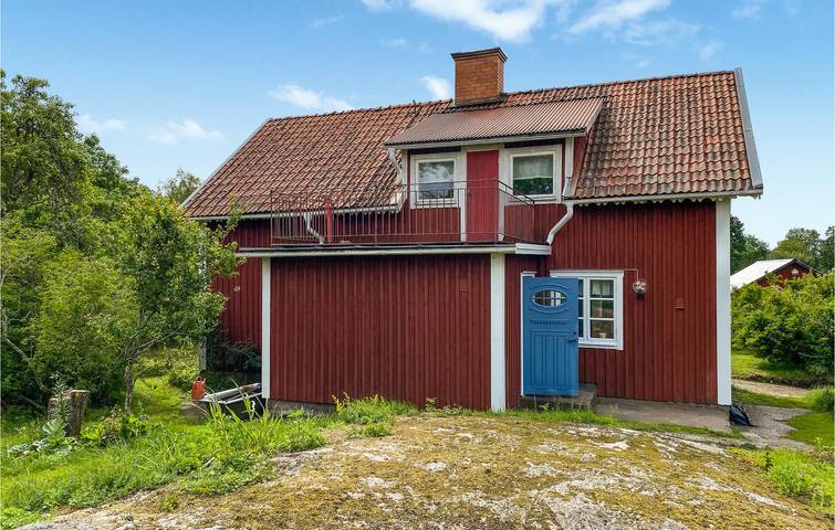 Hus för 7 Personer med trädgård in Vimmerby