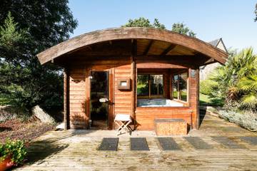 Ferienhaus für 4 Personen, mit Sauna und Garten sowie Whirlpool in der Bretagne