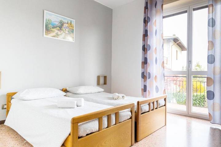 Gîte pour 4 personnes, avec Balcon ainsi que Terrasse et Vue à Colazza