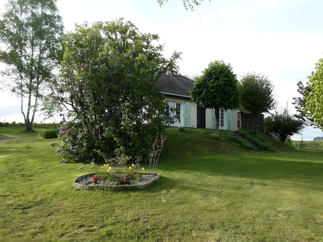 Ferienhaus 'Gîte De Lonzanges' mit Bergblick, privater Terrasse und Wlan in Lanobre, Regionaler Naturpark Volcans d'Auvergne