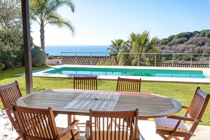 Chalet para 8 personas, con terraza además de vistas al mar y jardín en Maresme - 2