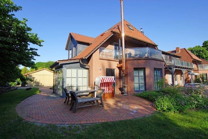 Ferienwohnung für 3 Personen, mit Terrasse und Garten sowie Sauna und Ausblick in Dobin am See