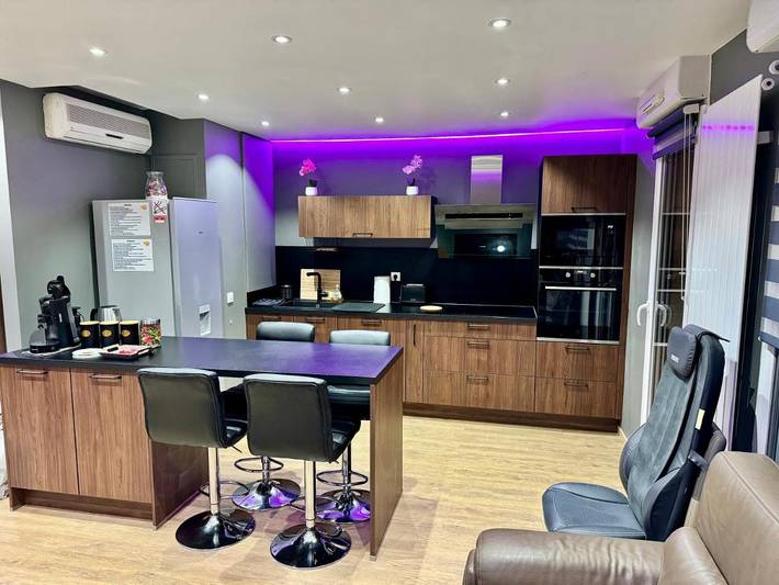 Gîte pour 4 personnes, avec vue ainsi que piscine et terrasse, animaux acceptés à Besançon - 2