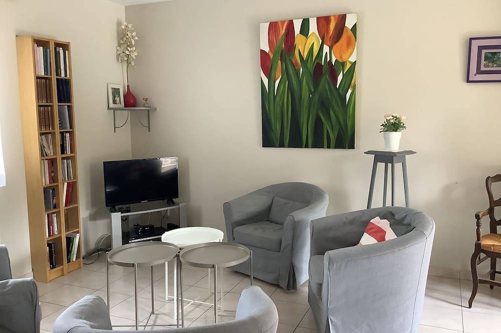 Appartement entier, Near Paris gite poppies 2 in Orgeval, Yvelines