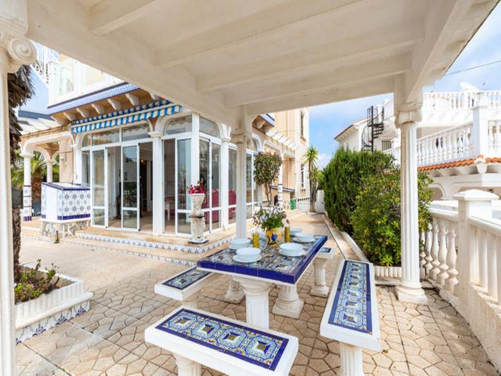 Gîte pour 6 personnes, avec balcon ainsi que piscine et jardin, adapté aux familles dans Playa Flamenca - 3