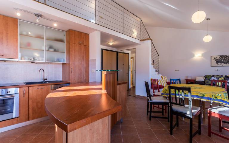 Entire apartment, With balcony and sea view - Apartment Tinka in Vela plaža, Baska