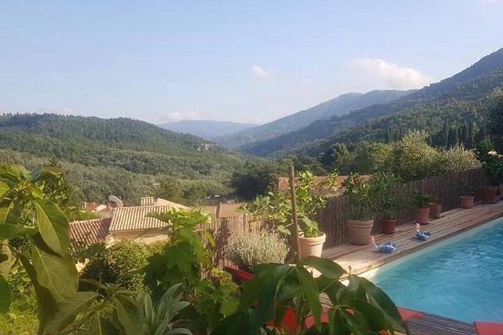 Location de vacances pour 2 personnes, avec terrasse ainsi que piscine et vue à Bendejun - 3
