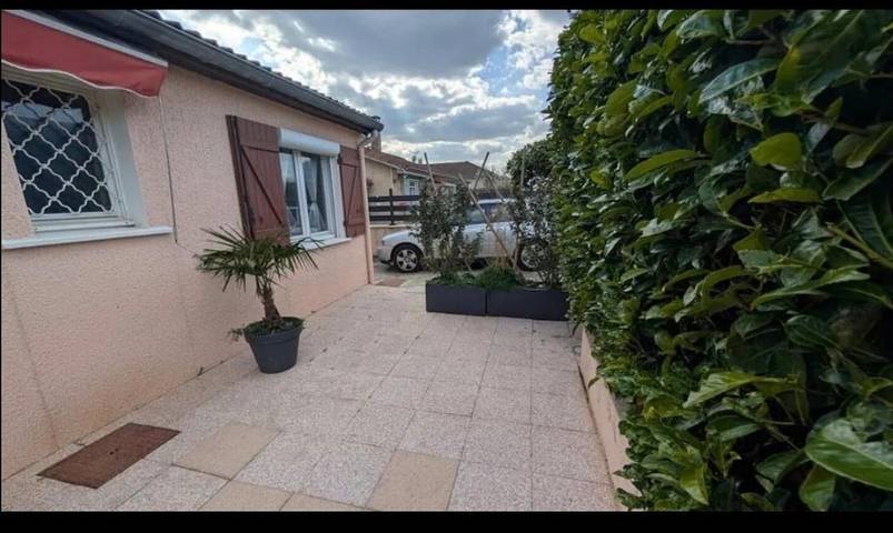 Location de vacances pour 4 personnes, avec Terrasse à Mions