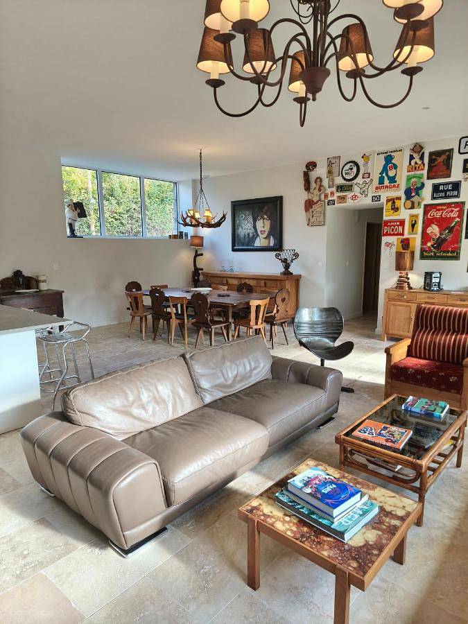 Gîte pour 12 personnes, avec vue et jardin dans Lac de Chamboux