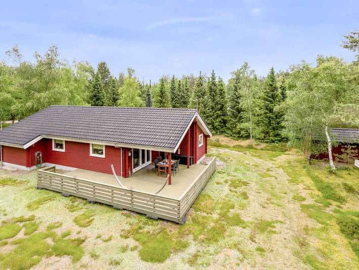 Ferieudlejning for 6 personer, med terrasse i Helberskov