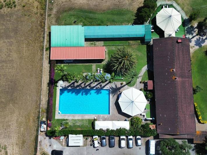 Apartamento de vacaciones para 3 personas, con terraza además de vistas y piscina - 1