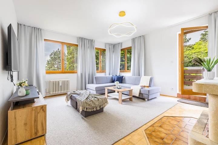 Ferienhaus für 12 Personen, mit Garten und Ausblick in Bratislava