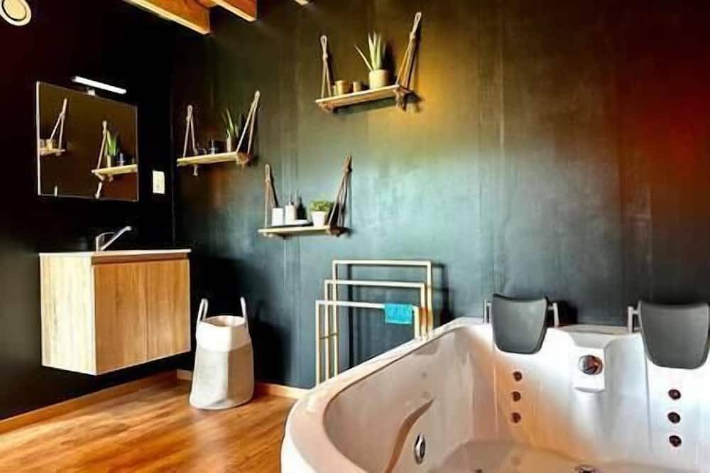 Hour House 1 - Honeymoon in Houyet, Region Namur