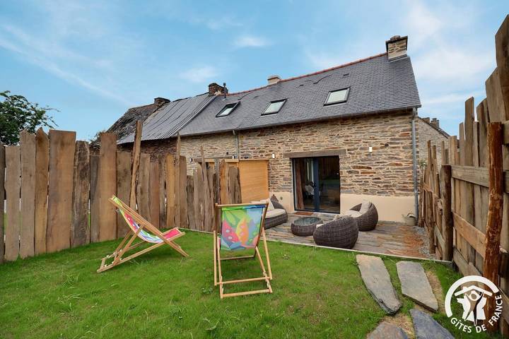 Gîte pour 4 personnes, avec Terrasse ainsi que Jardin et Vue