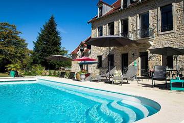 Chambre d’hôte pour 5 personnes, avec jardin et sauna ainsi que jacuzzi et piscine dans Domblans