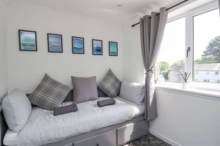 Ben View, family friendly, character holiday cottage in Arrochar in Loch Lomond, Argyll & Bute