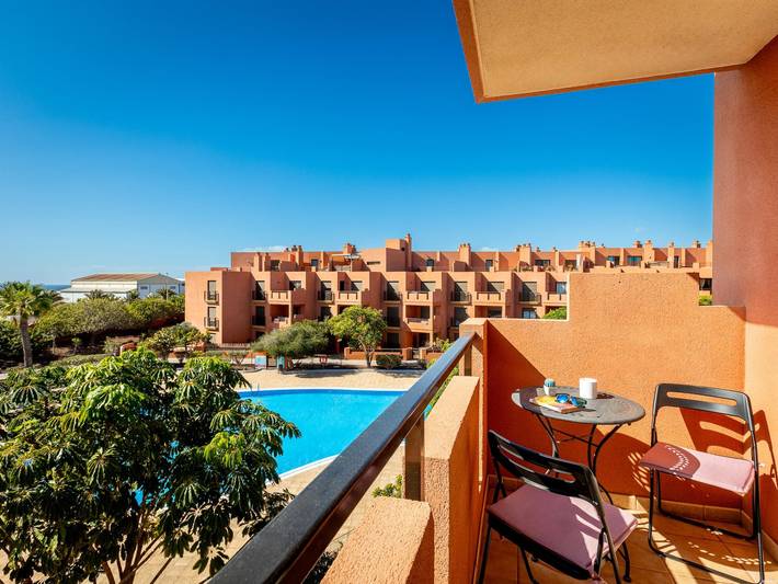 Apartamento para 3 personas, con piscina para niños además de jardín y piscina en La Tejita