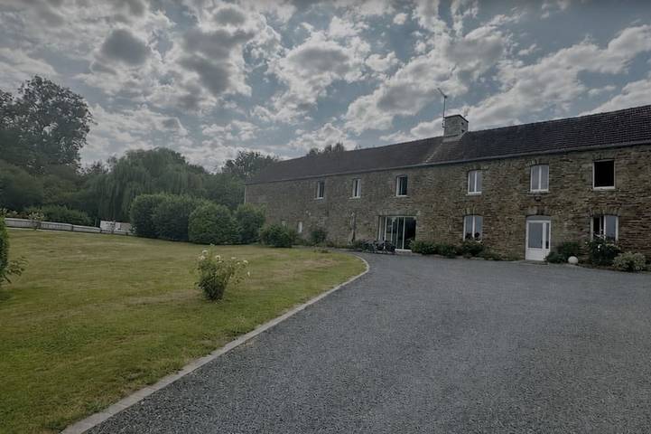 Location de vacances pour 8 personnes, avec jardin et terrasse dans Saint-Ébremond-de-Bonfossé