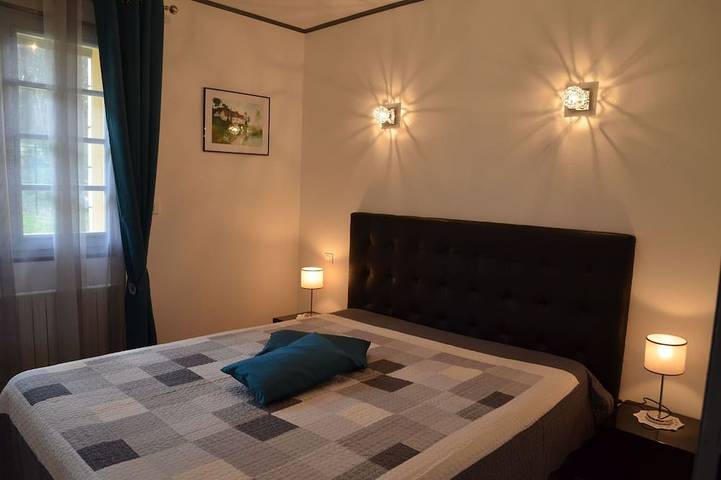 Gîte pour 2 personnes, avec jardin et terrasse ainsi que piscine et jacuzzi à Prats-de-Carlux - 3