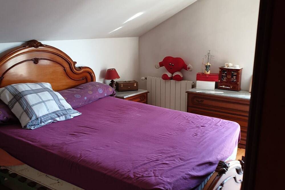 Chambre  maison de ville à Lourdes 10mn du sanctuaire 15 kms des pistes de skis in Lourdes, Hautes-Pyrénées