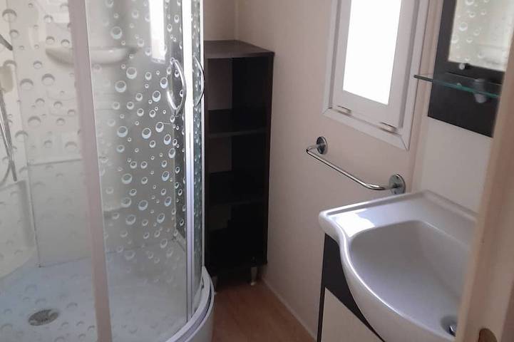 Mobil home pour 4 personnes, avec jardin et piscine dans Plage de La Hume - 4