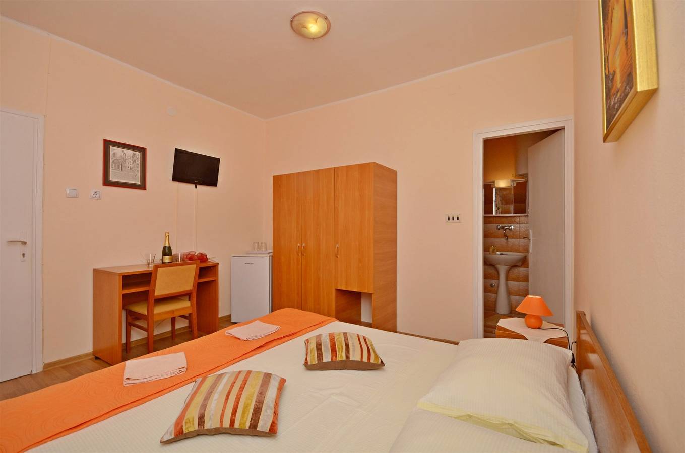 Apartment and Room Ivica in Vodice, Šibenik-Knin