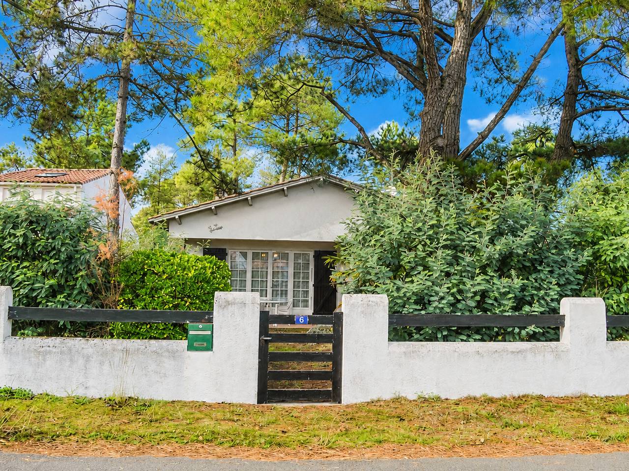 Maison familiale avec jardin clos, à 400m de la plage et proche commerces, La Tranche-sur-Mer in La Tranche-sur-Mer, Vendée