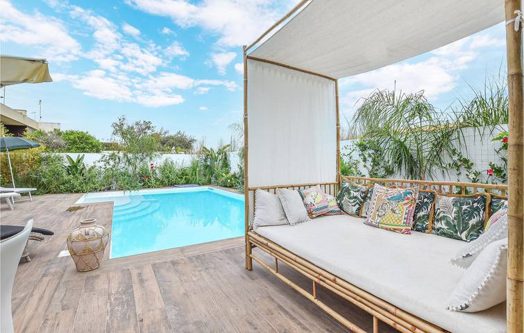 Retiro junto a la playa con piscina y aparcamiento in Marina di Modica, Módica