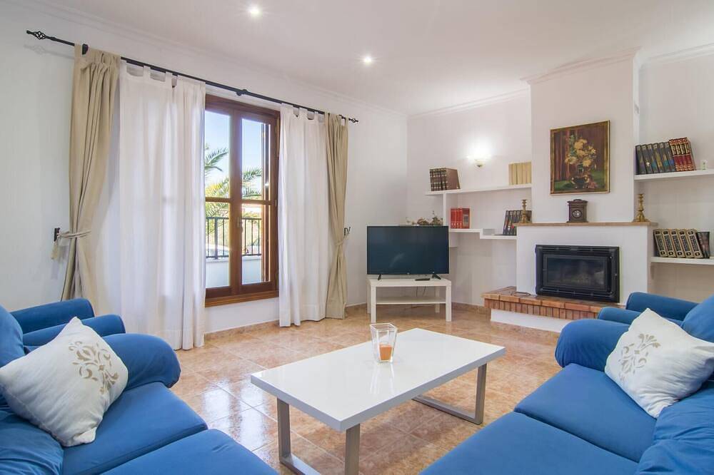 Beautiful home in Sa Coma with private swimming pool, can be inside or outside in Sa Coma, Sant Llorenç des Cardassar