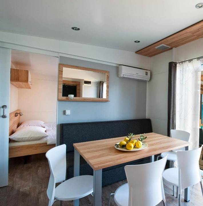 Camping pour 4 personnes, avec terrasse ainsi que piscine et jardin à Pakoštane - 2