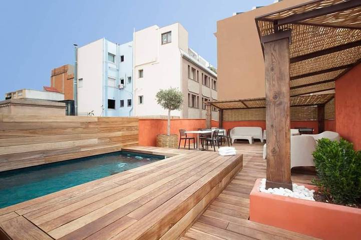 Appartamento per 8 persone, con piscina e balcone in Barri Gòtic