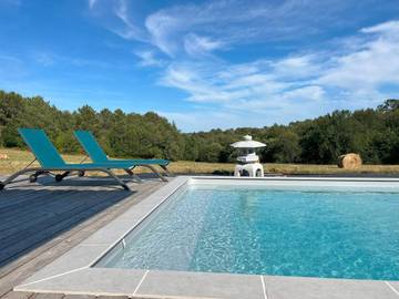 Chambre d’hôte pour 6 personnes, avec terrasse et piscine ainsi que jardin et vue à Saint-Marcory
