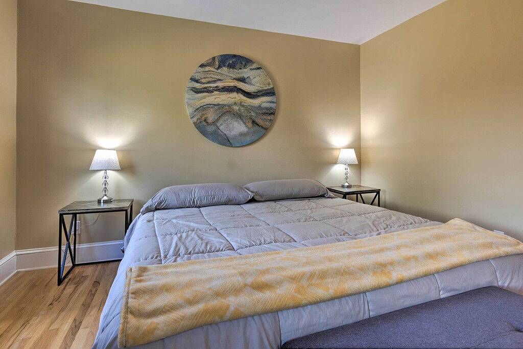 Downtown Brevard Home: Walk to Bars & Breweries! in Brevard, Transylvania County