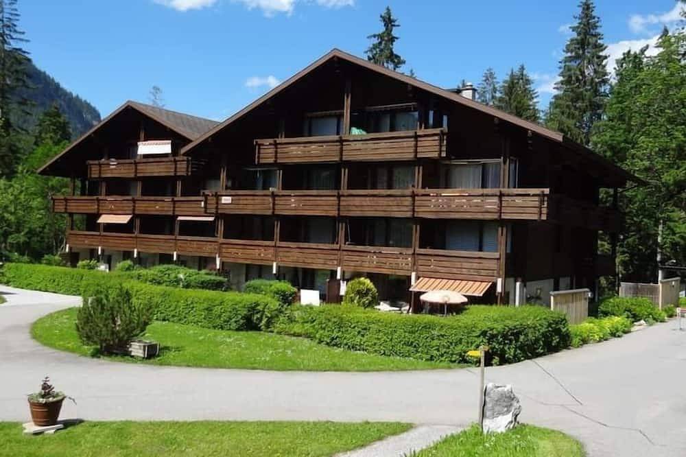 Ganze Wohnung, Bergsicht im Ferienzentrum | Parkplatz|Balkon|Wifi in Diemtigen, Frutigen - Lenk - Adelboden