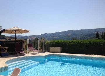 Gîte pour 2 personnes, avec piscine et terrasse à Espalion
