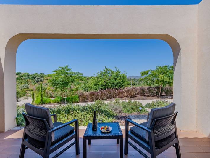 Casa de férias para 2 pessoas, com terraço e jardim e ainda vista em Moncarapacho