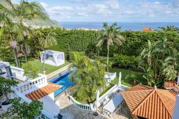 Casa rural para 17 personas, con sauna y jardín además de piscina y jacuzzi en Los Realejos