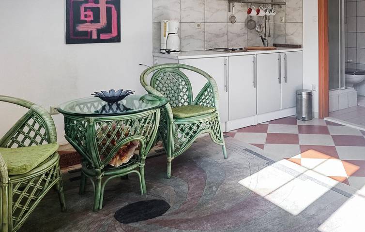 Ganze Ferienwohnung, Gemütliches Apartment mit Pool und Terrasse, 1,5 km zum Strand in Zaton, Grad Dubrovnik