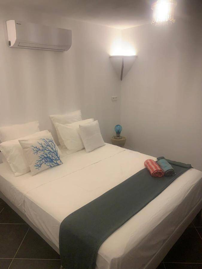 Double Room with Private Bathroom in Figari, Arrondissement de Sartène
