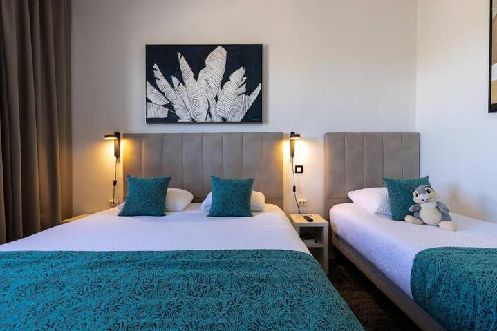 Hôtel pour 3 personnes, avec jardin ainsi que terrasse et piscine à Cognac - 4