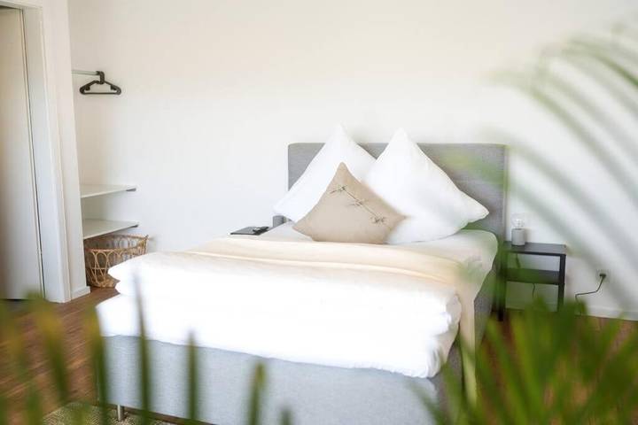 Ferienwohnung für 2 Personen, mit Terrasse und Garten sowie Ausblick