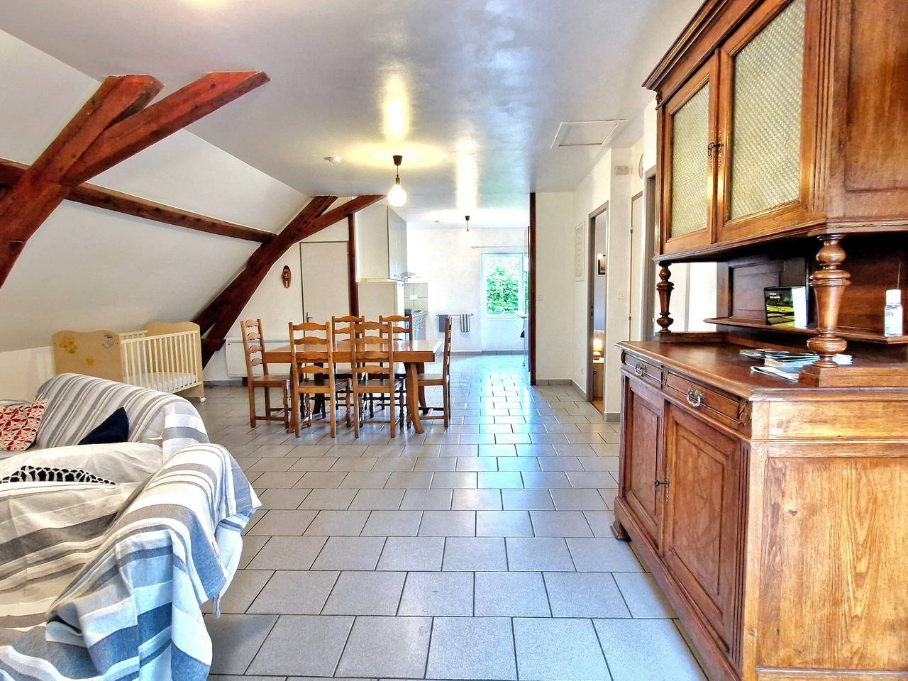 Apartamento entero, Apartamento tranquilo en granja en Decize in Decize, Nièvre