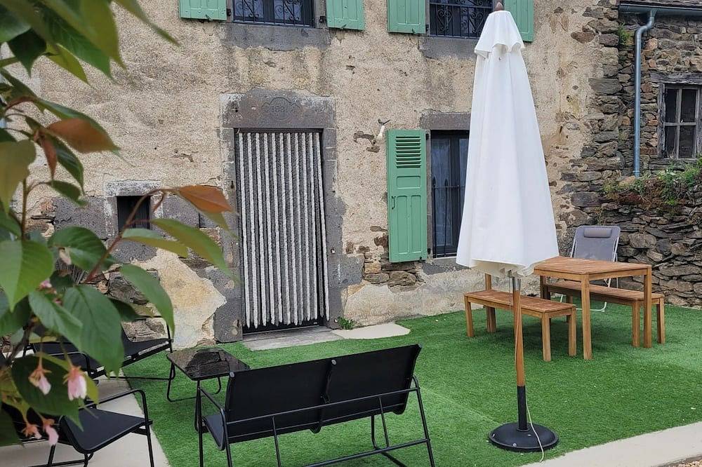 Homerez - Charmantes Haus in Alleuze – 90 m² mit Terrasse in Alleuze, Region Saint-Flour