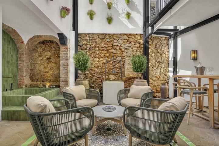 Holiday home for 10 people, with balcony in Marbella Centre